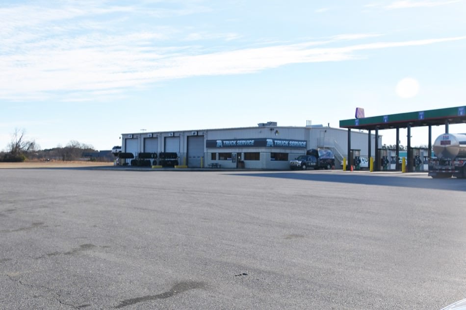 Service Center Kenly 95 Truckstop